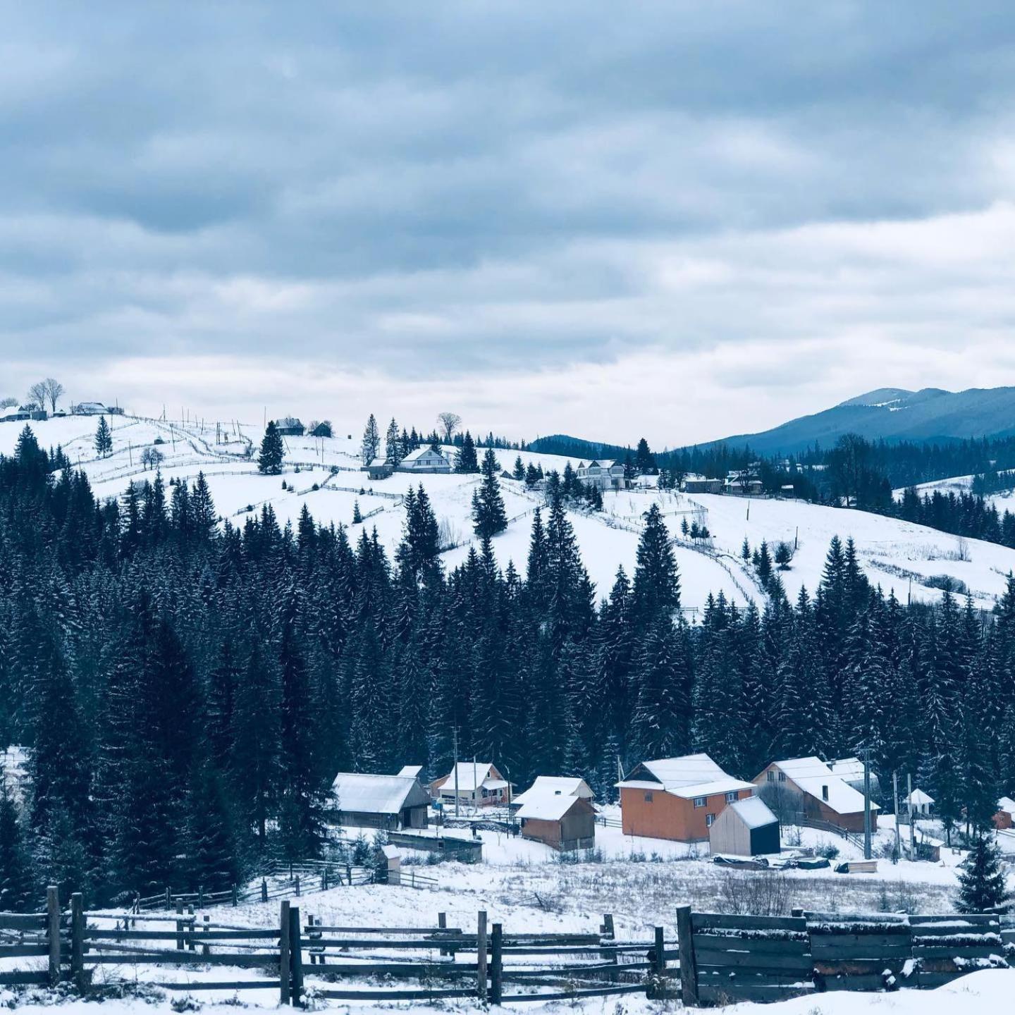Котеджі Зоряне Небо Boekovel Buitenkant foto